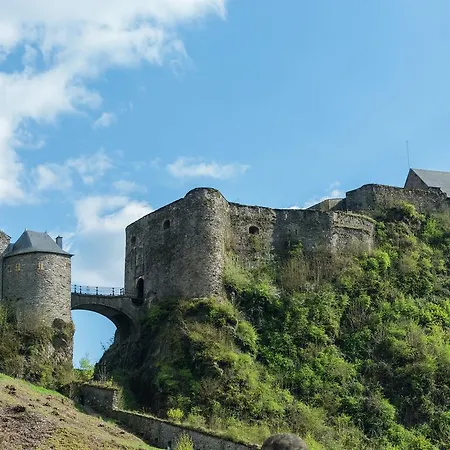 Au Dessus De La Ville